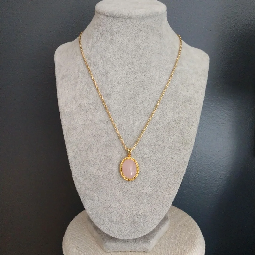 N/A gold tone